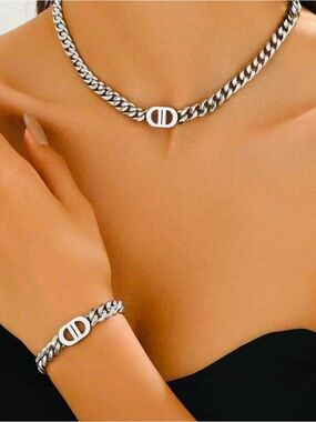 Fashion Jewelry Silver-Tone Cuban Link Necklace & Bracelet Set.       NEW